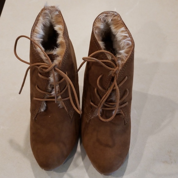 Shoe Dazzle Shoes - ShoeDazzle faux suede fur lined booties